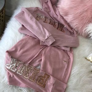 PINK Victoria’s Secret jogger set
